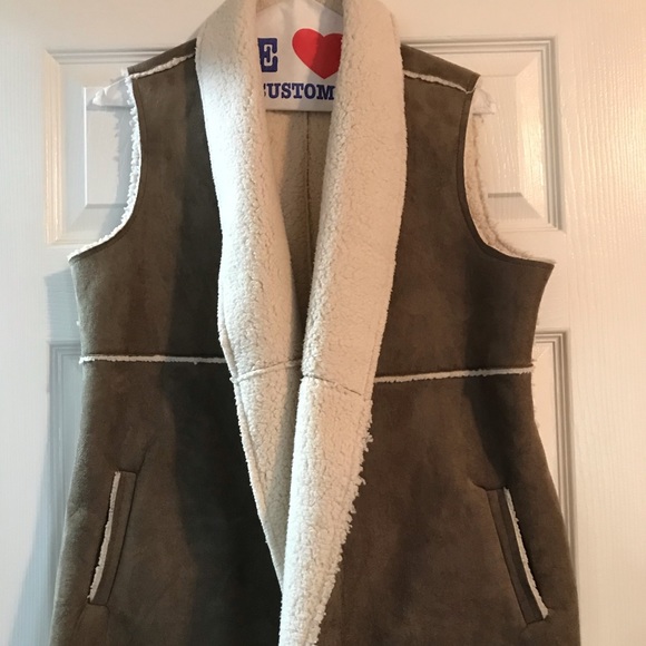 Leather and sheep fur vest - Picture 5 of 9